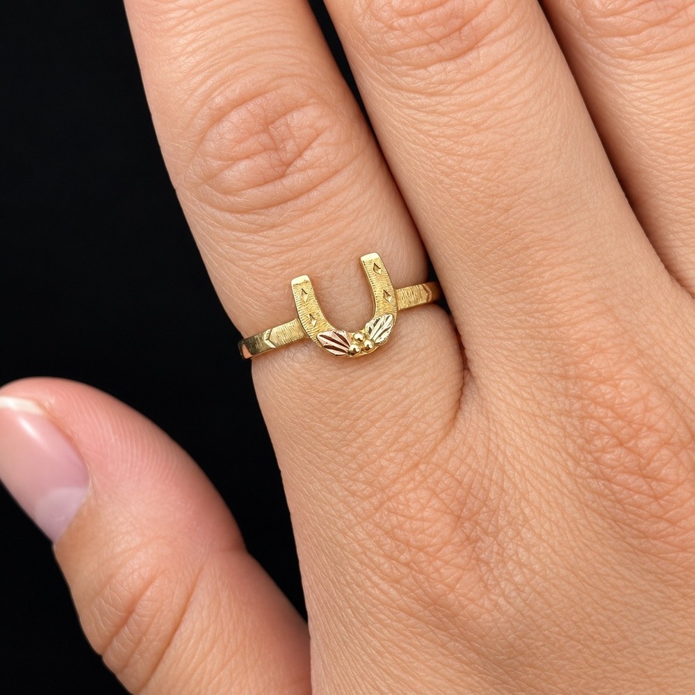 Vintage 10K Gold Horseshoe Ring Tri Color Black Hills Style Lucky Size 7 1.54g